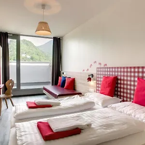 Hotel Meininger Center, Solnohrad